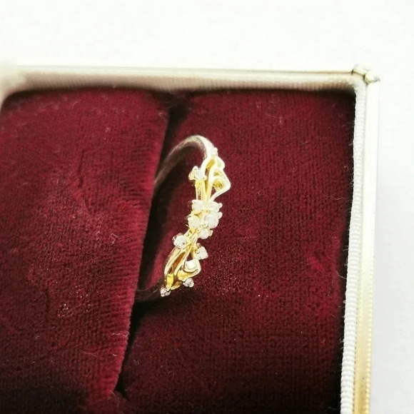 Gold tone ring - Picture 4 of 6